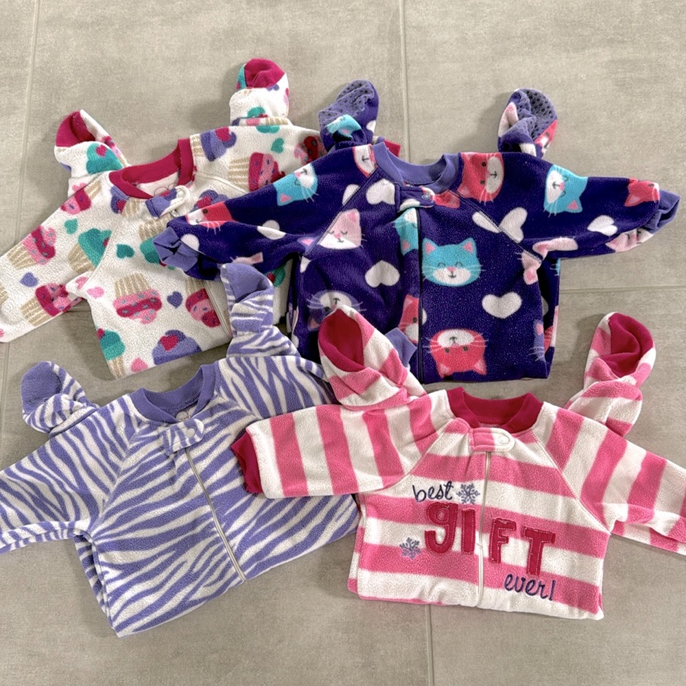 *Gently Worn" Children's Place Footed Fleece Onesies 4 Piece Bundle - Size 3-6M